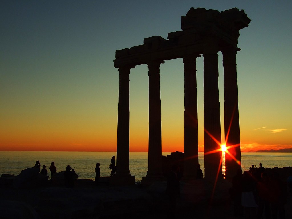 Side Pillars